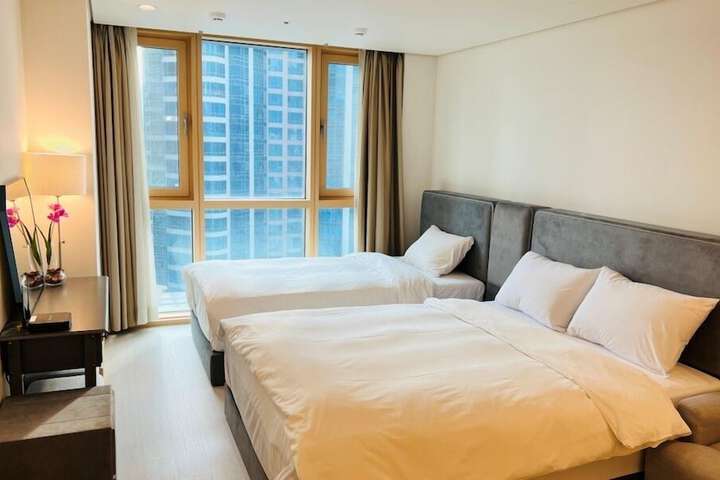 Room 10 of 86