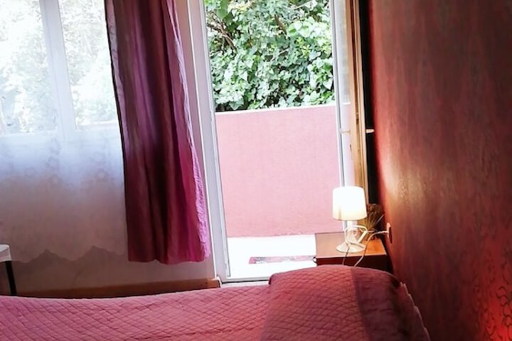 Room 4 of 64