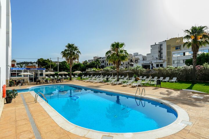 Hotel with Pool