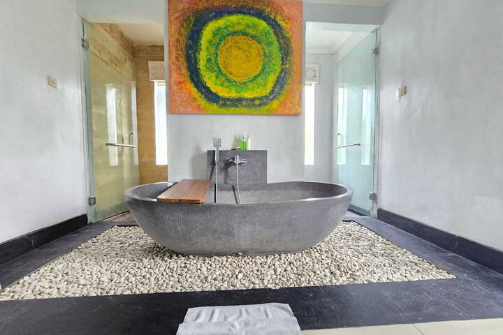 Room 24 of 36