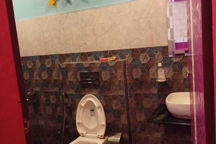 Room 19 of 34