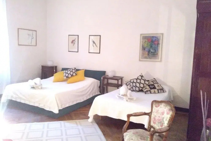 Room 2 of 8