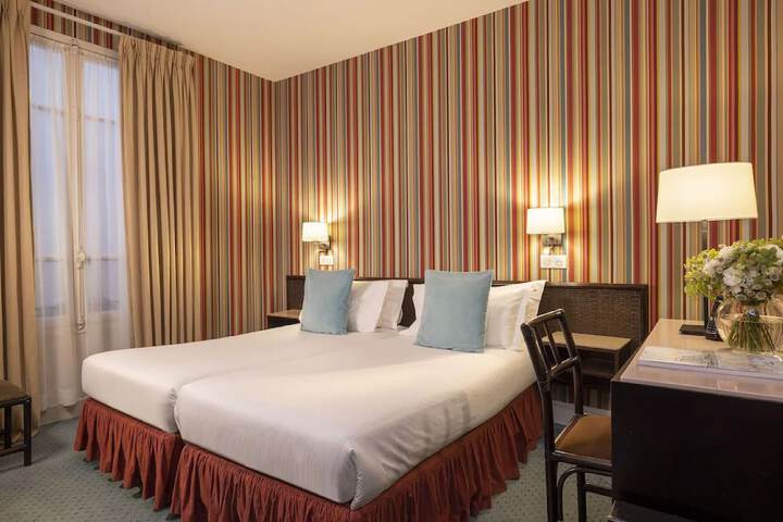 Room 6 of 51