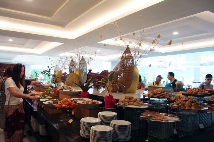 Breakfast/Coffee Service 53 of 64