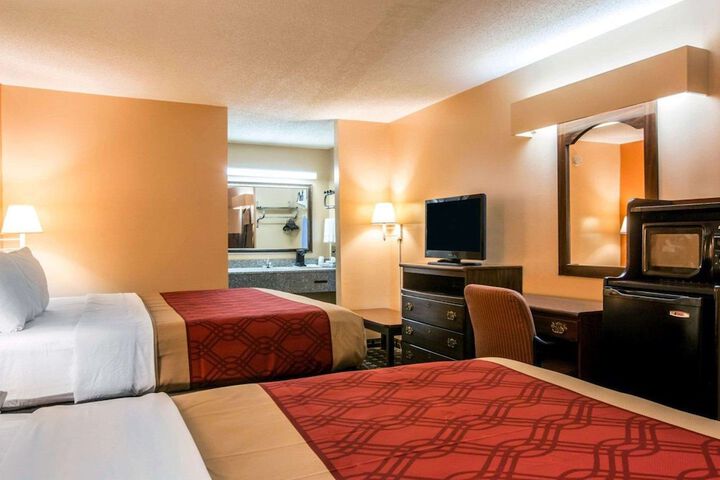 Room 11 of 25