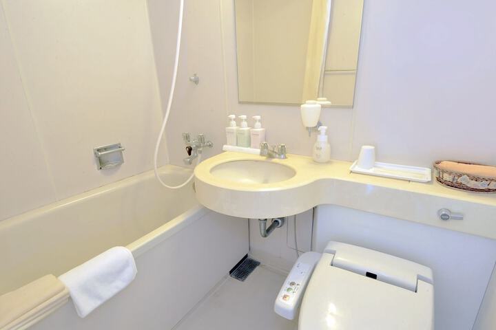 Room 16 of 27