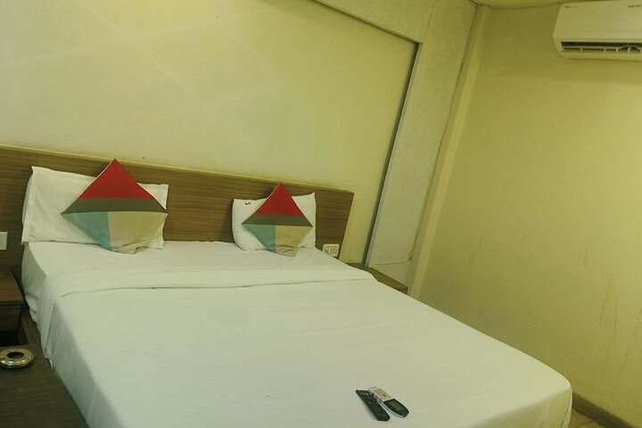 Room 9 of 17
