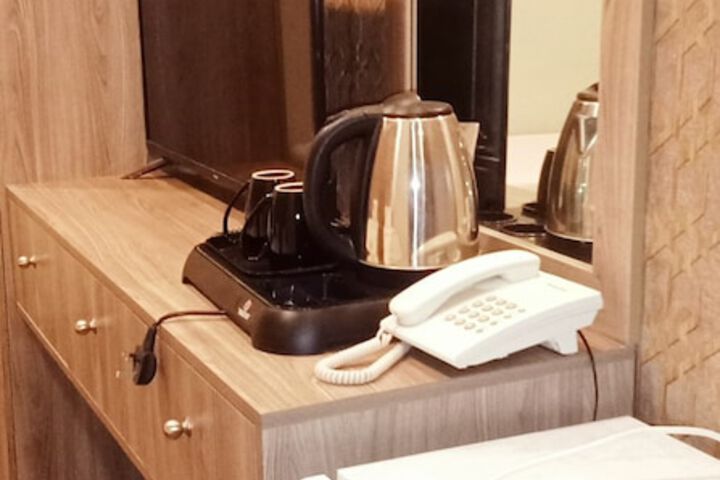Room 13 of 20