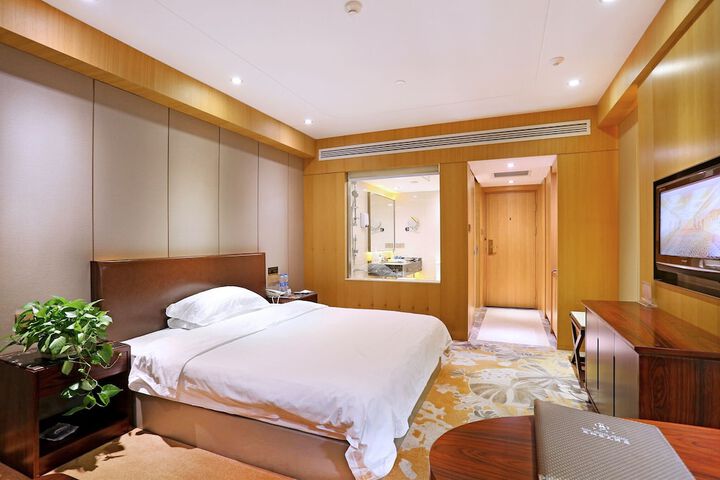 Room 7 of 44