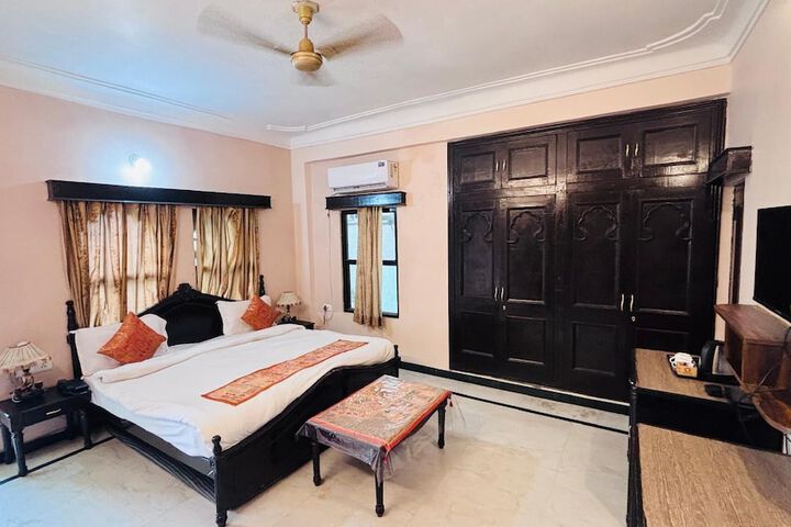 Room 7 of 15