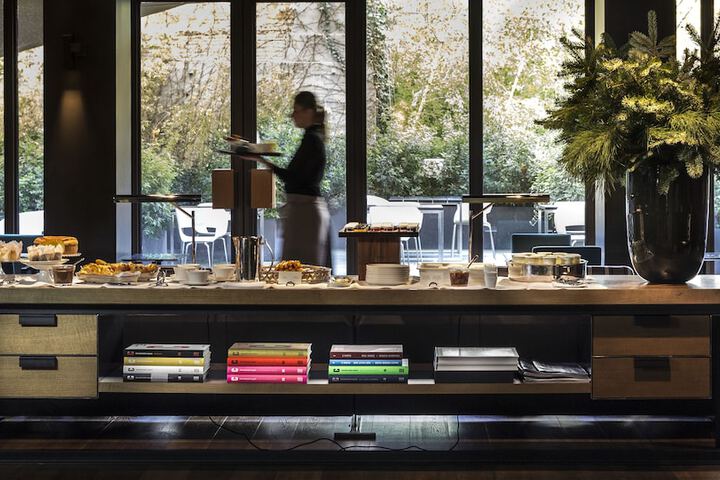 Breakfast/Coffee Service 112 of 128