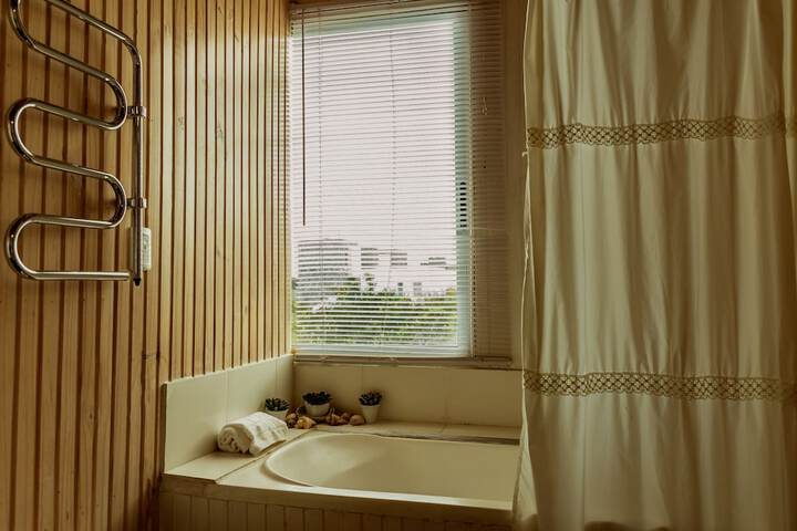 Room 25 of 37