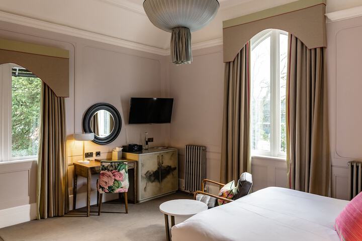 Room 25 of 57