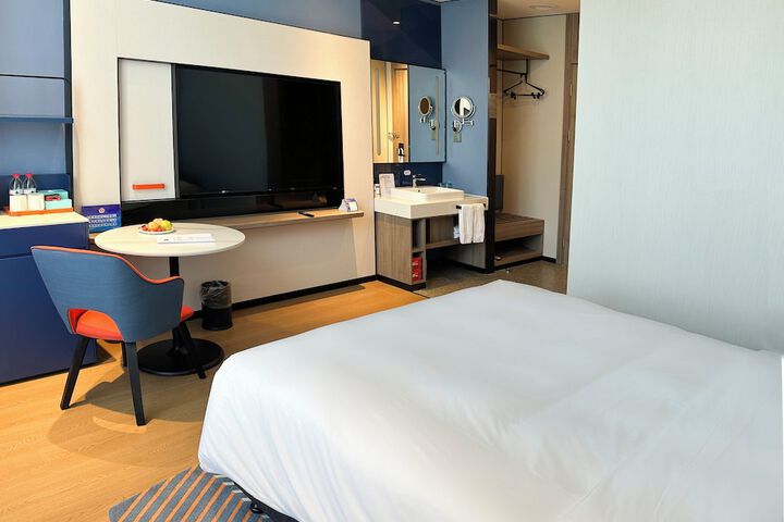 Room 17 of 52