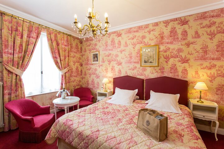 Room 7 of 51