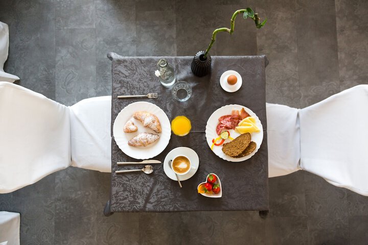Breakfast/Coffee Service 50 of 62