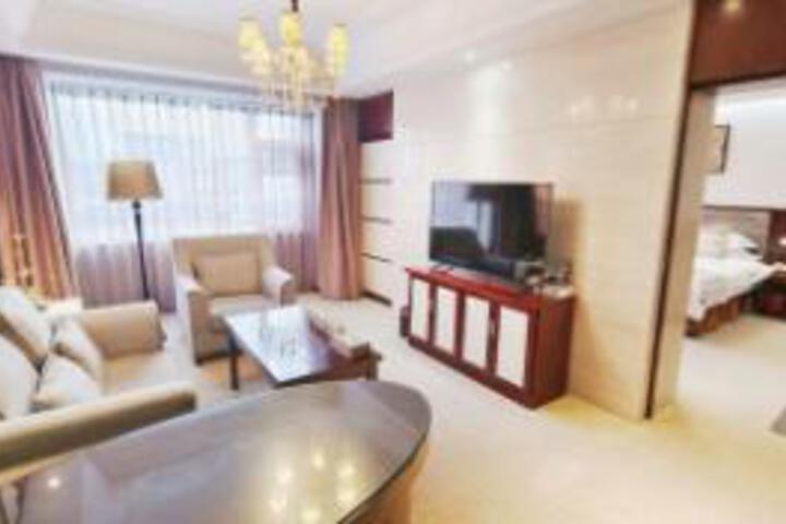 Room 18 of 18