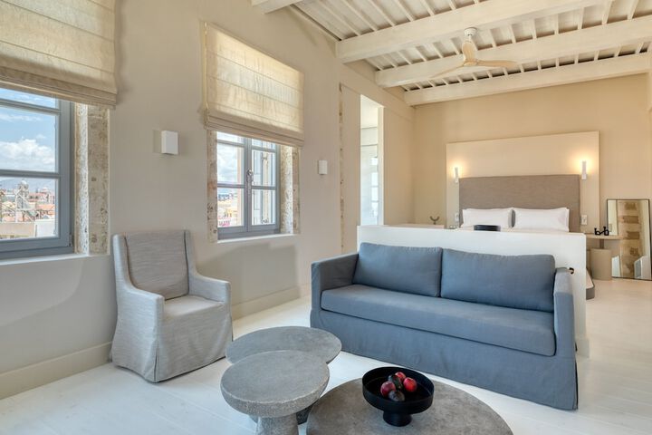 Room 10 of 67