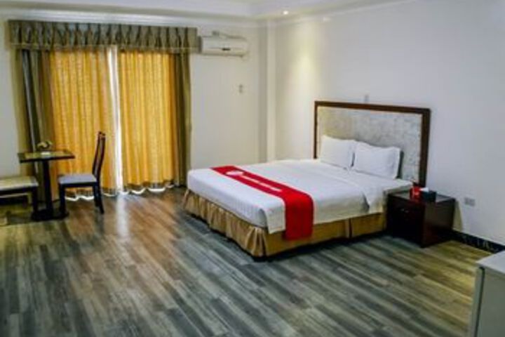 Room 13 of 41