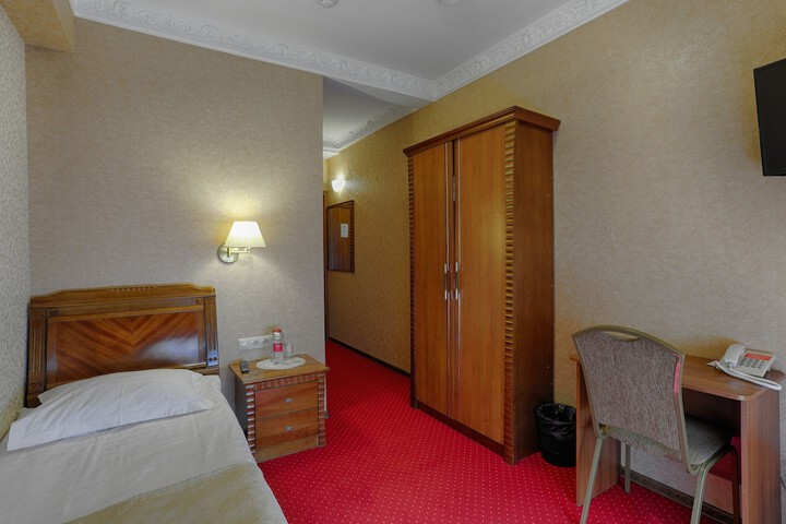 Room 20 of 72