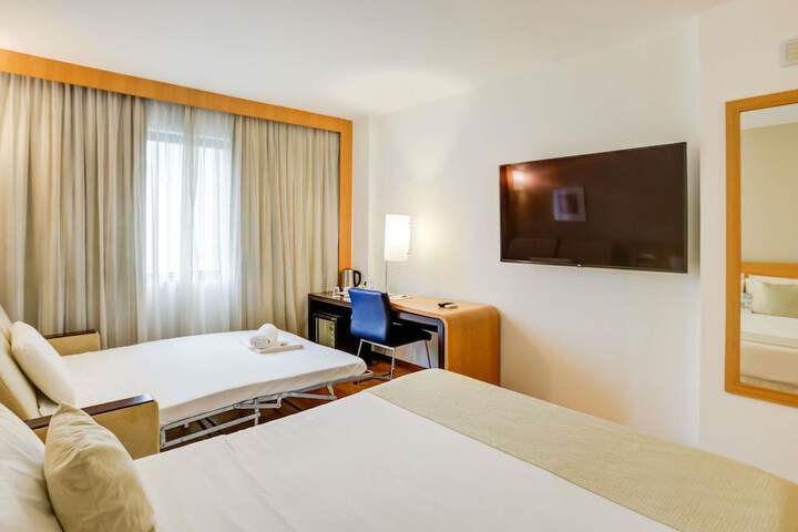 Room 49 of 150