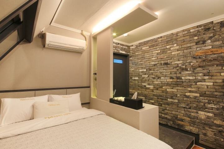 Room 26 of 118