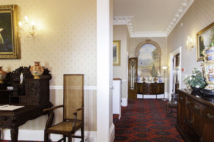 Guest Lobby