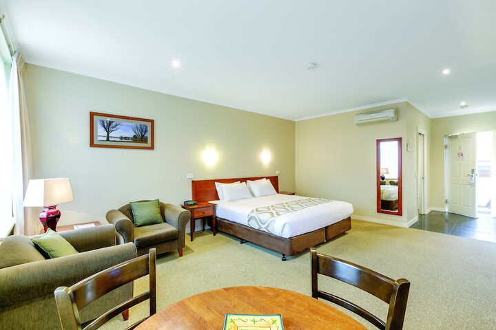 Room 10 of 24