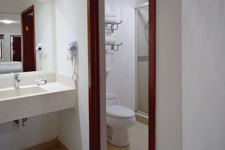 Room 13 of 30