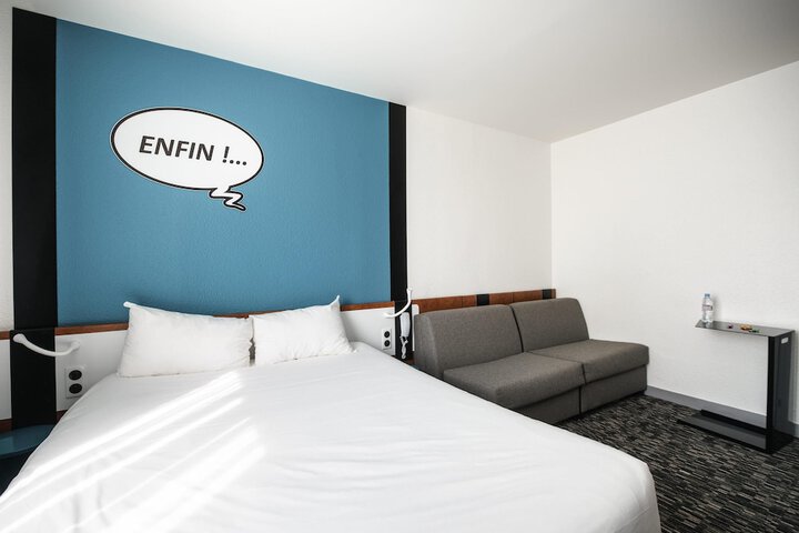 Room 7 of 17