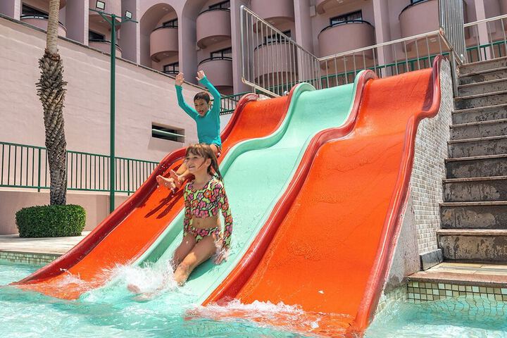 Hotel with Pool