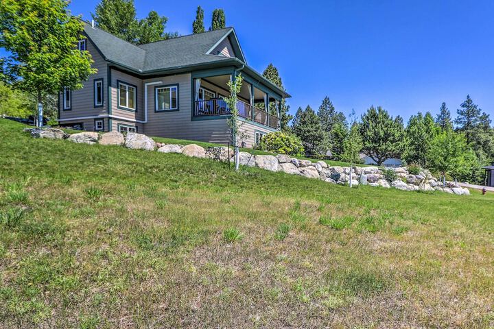 Cozy Bigfork Escape: Walk to Bigfork Harbor!