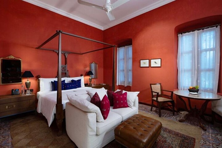 Room 6 of 45