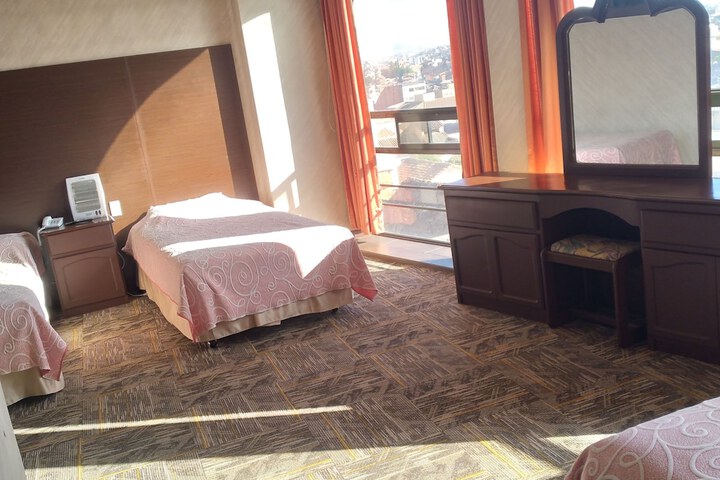 Room 8 of 14