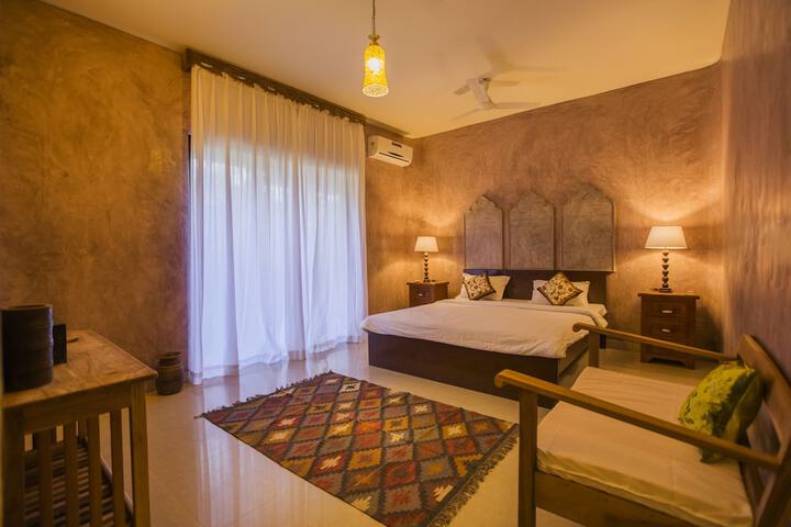Room 4 of 110