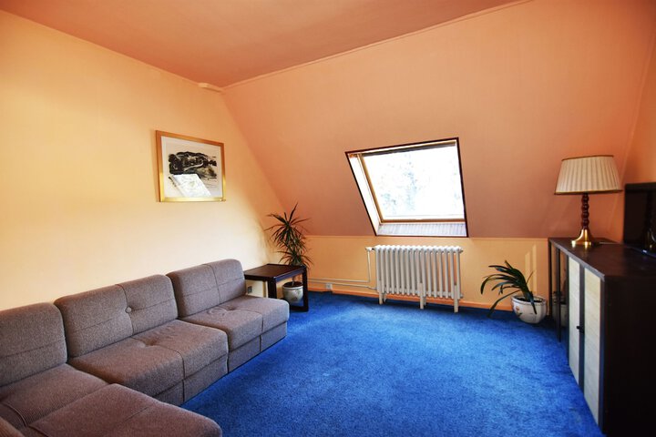 Room 13 of 43