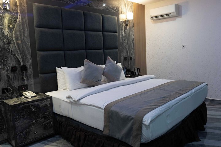 Room 45 of 98