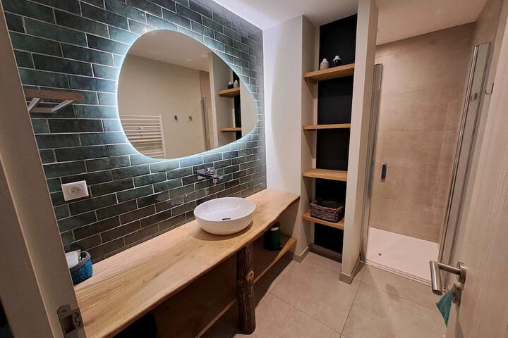 Room 43 of 51