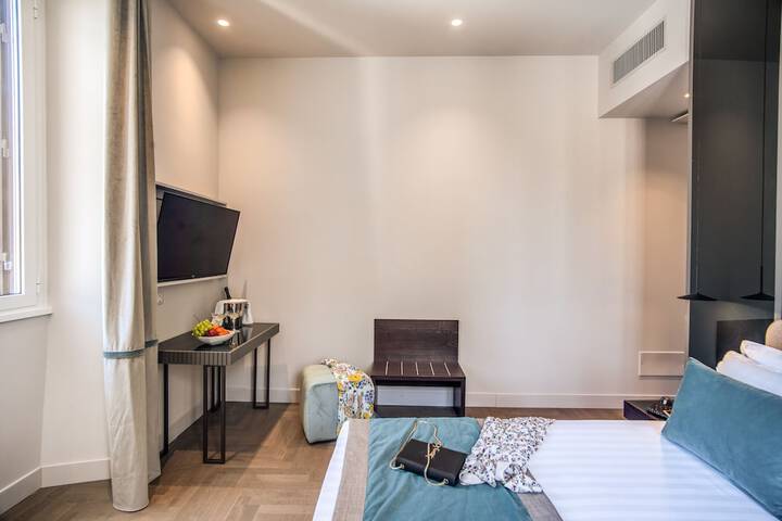 Room 21 of 53