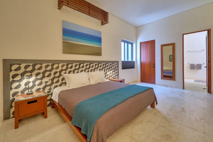 Room 4 of 26
