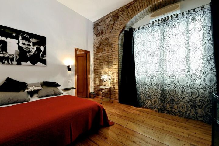 Room 16 of 35