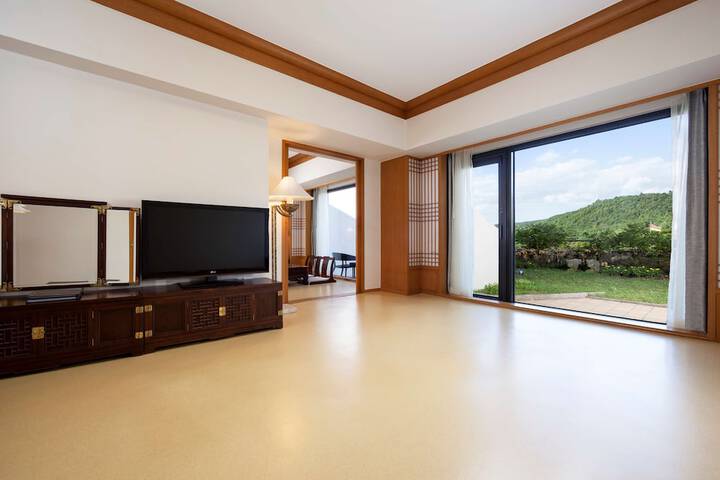 Room 7 of 71