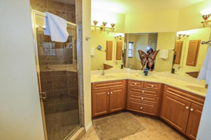 Room 4 of 21
