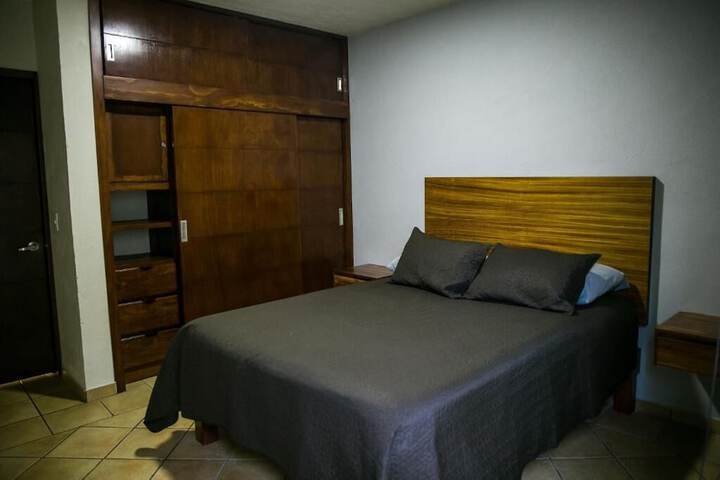 Room 3 of 32