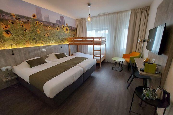 Room 40 of 73
