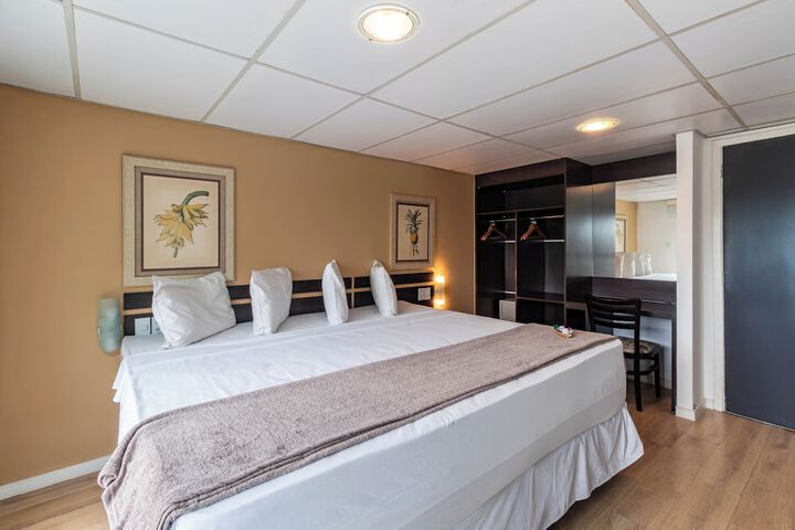 Room 10 of 48