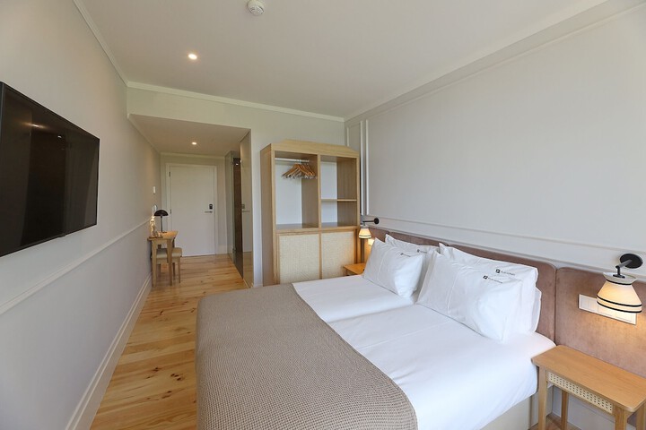 Room 17 of 85