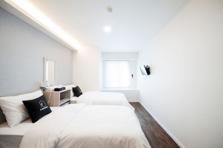 Room 18 of 44