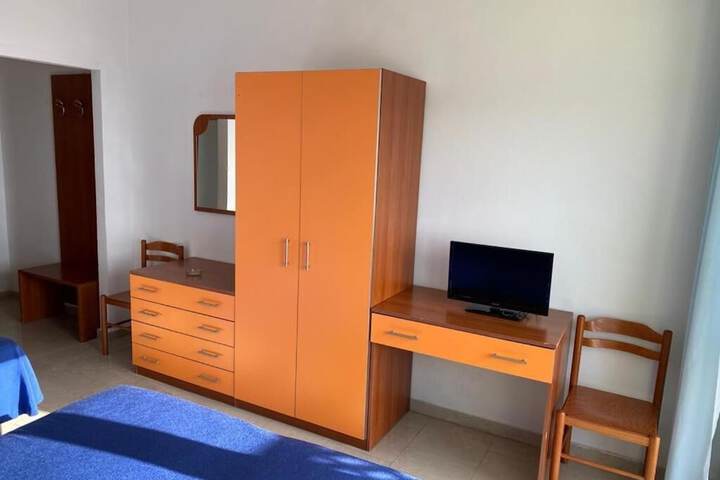 Room 6 of 56