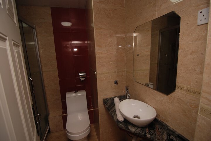 Room 46 of 99